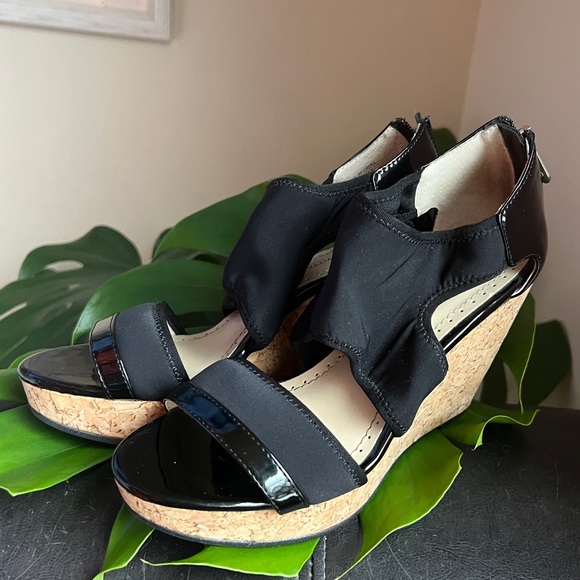 Adrienne Vittadini Black Chelle Cork Wedge Platform Heels Sandals Shoes Size 6.5 - Picture 5 of 9